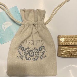 Nausea relief bracelets